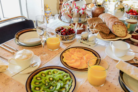 An eclectic elegant decor in the most central bed and breakfast location. you will feel at home, while exploring the beautiful city in Valencia